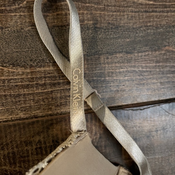 32B Calvin Klein Push Up Nude Bra EUC - Picture 5 of 8